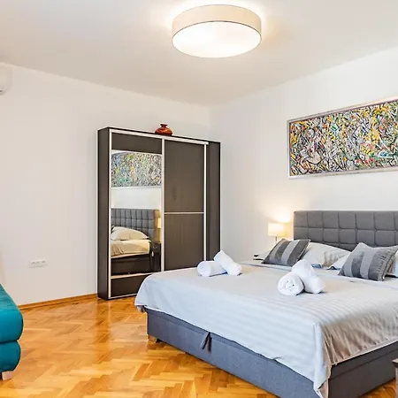 Ivan Apartment Split
